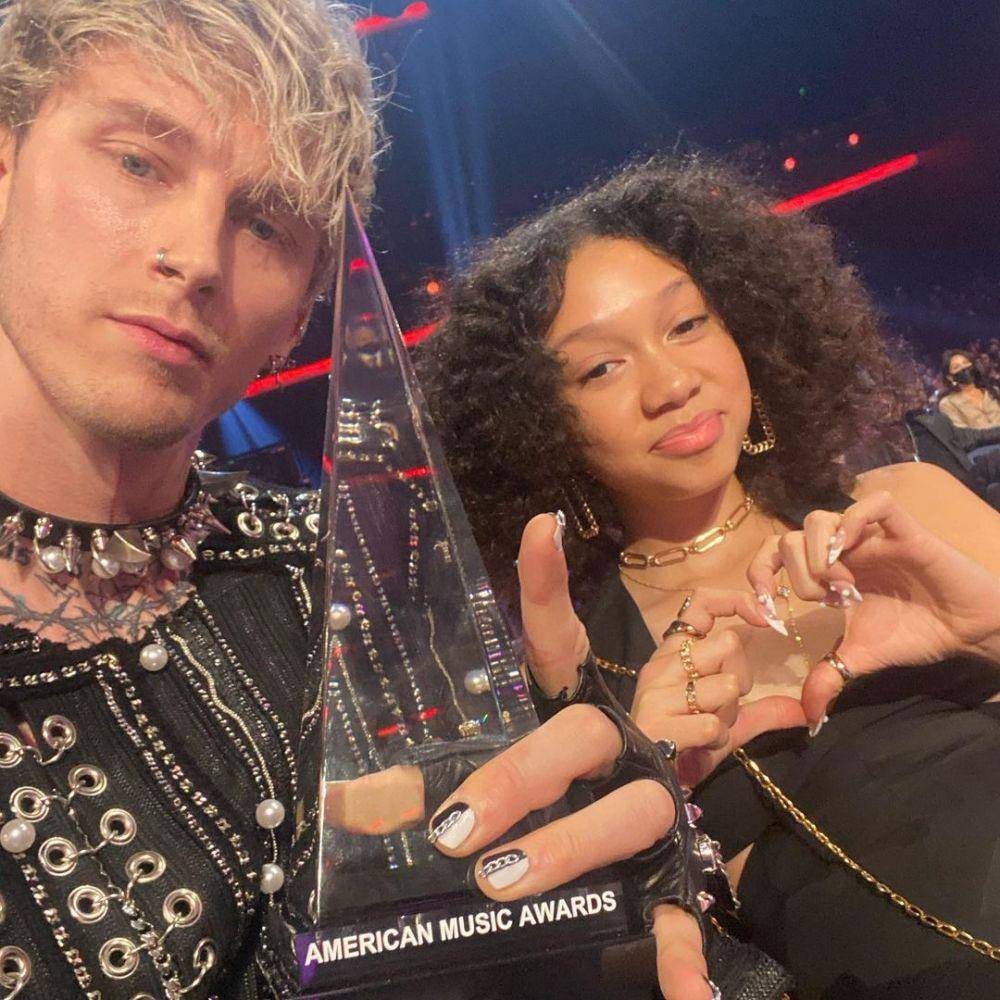 Machine Gun Kelly dan Casie Colson Baker (instagram.com/machinegunkelly)