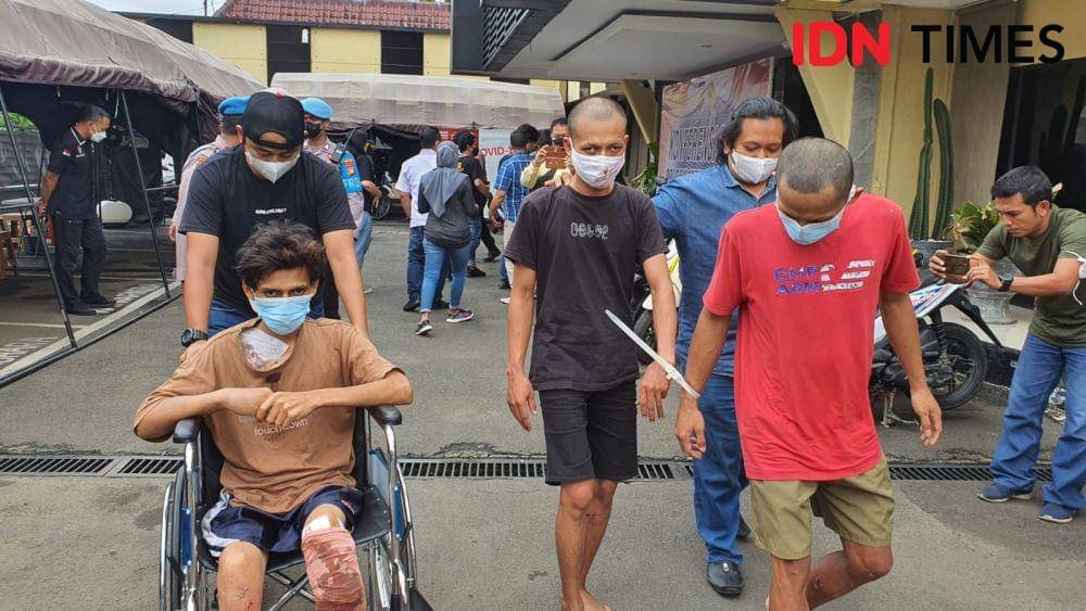 Tiga tersangka Curanmor saat di bawa ke Polres Metro Depok. (IDNTimes/Dicky)