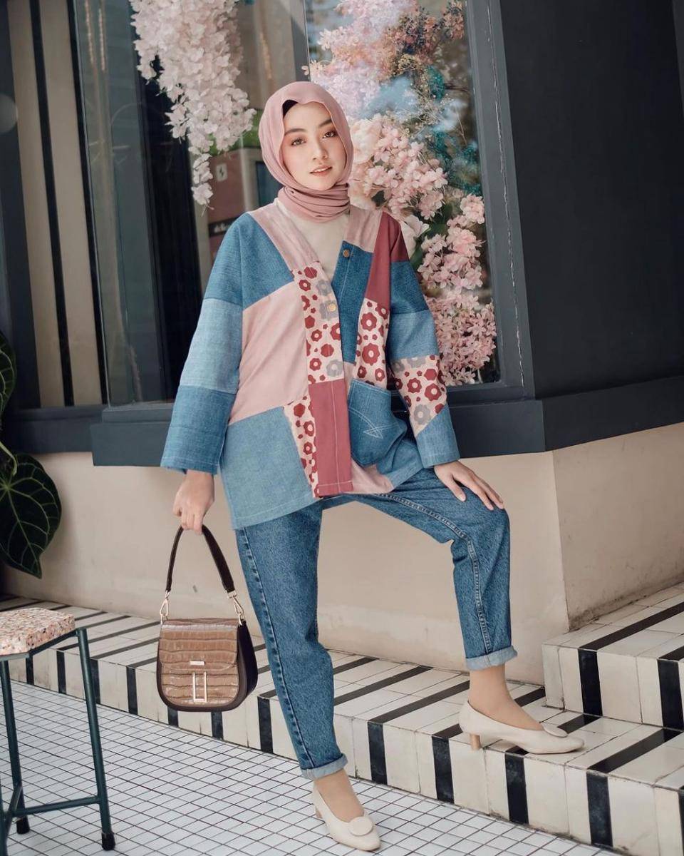 outfit serba jeans Meirani Amalia (instagram.com/meiraniap)