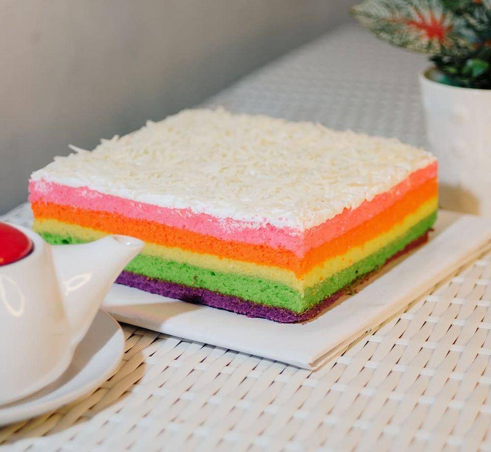 Bolu pelangi. (instagram.com/naunaucakes)