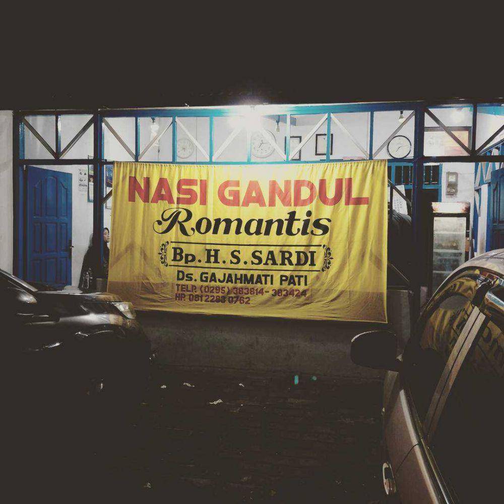 nasi gandul romantis Pak Sardi (instagram.com/uyyaja)