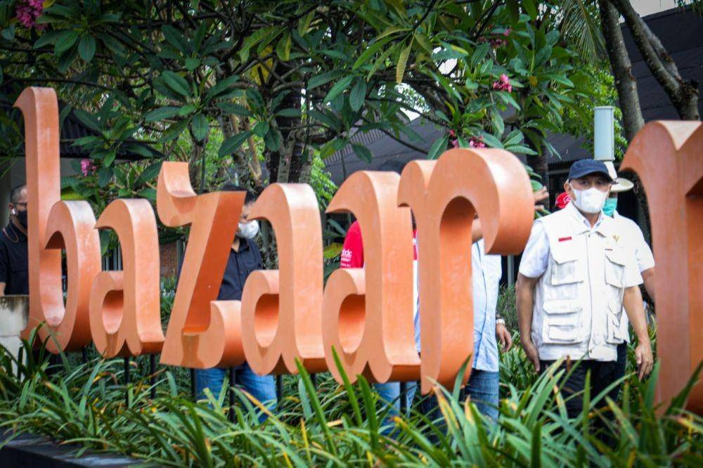 Menteri Koperasi dan UKM (MenKopUKM) Teten Masduki memastikan, persiapan para Usaha Mikro Kecil dan Menengah (UMKM) dalam meramaikan ajang internasional MotoGP Mandalika 2022. (dok. Kemenkop UKM)