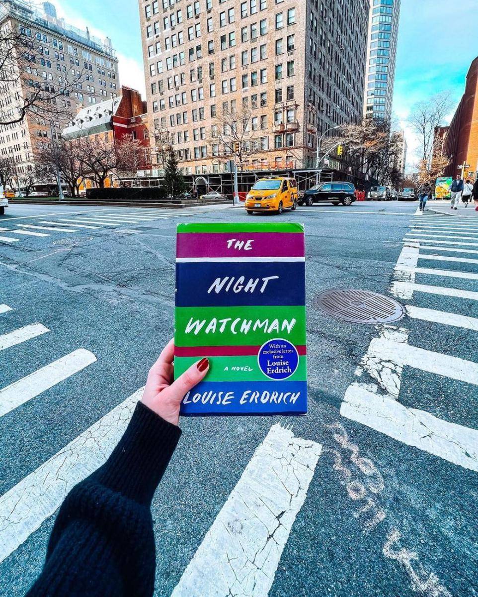 The Night Watchman karya Louise Erdrich (instagram.com/readwithrachel)