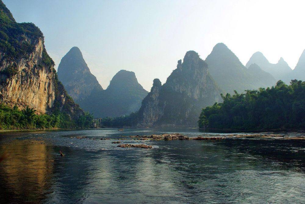 Sungai Li, China (pixabay.com/id/users/dezalb)
