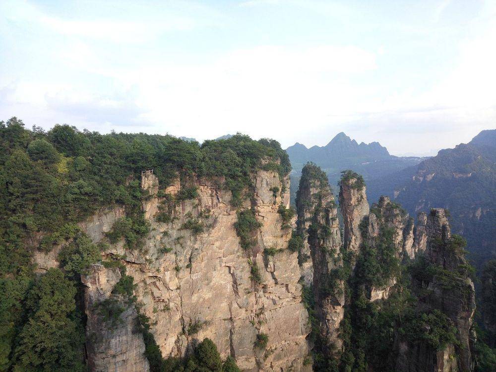 Taman Hutan Nasional Zhangjiajie, China (pixabay.com/francis510510)