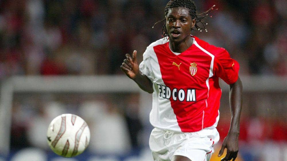 potret Emmanuel Adebayor berseragam AS Monaco (asmonaco.com)