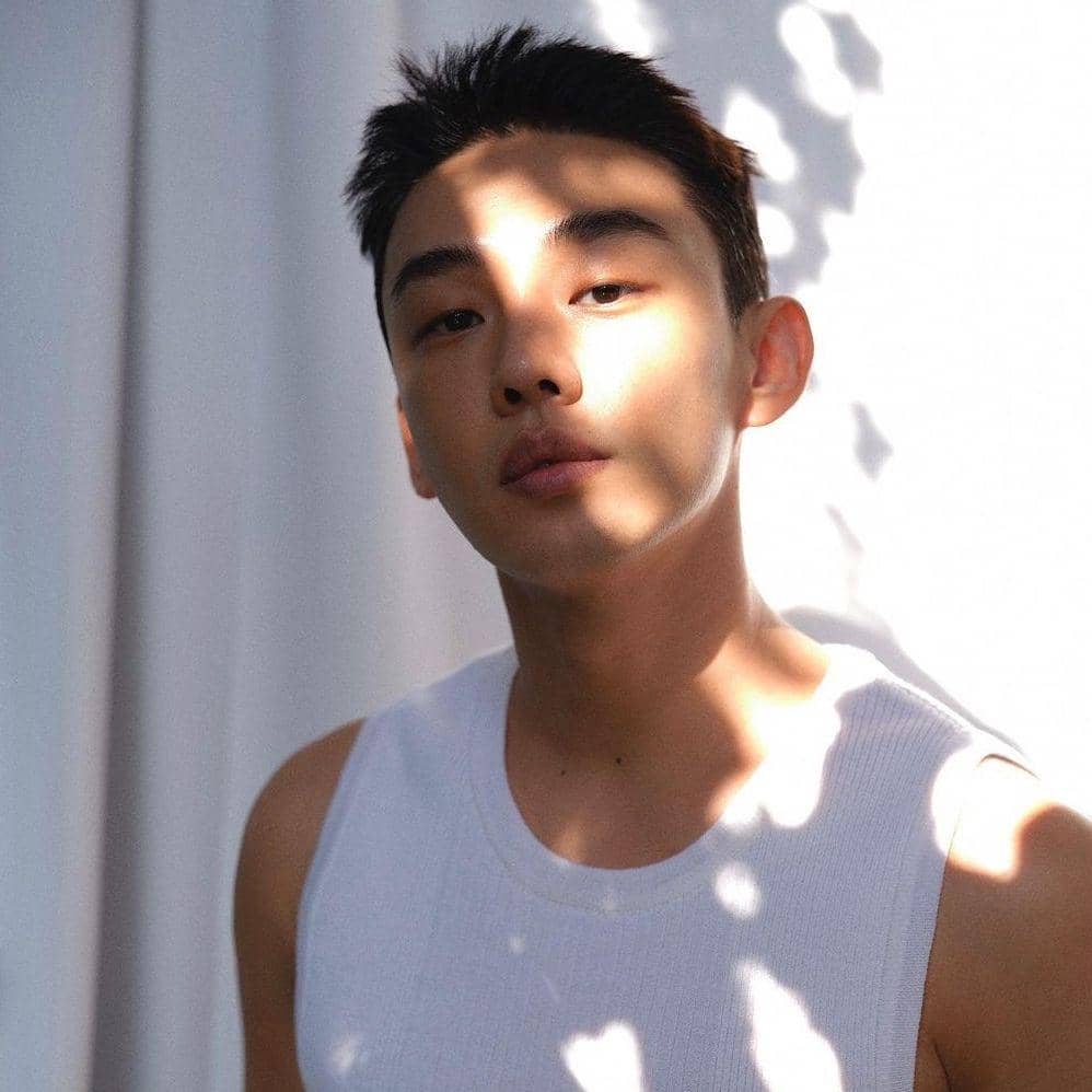 Yoo Ah In (instagram.com/hongsick)