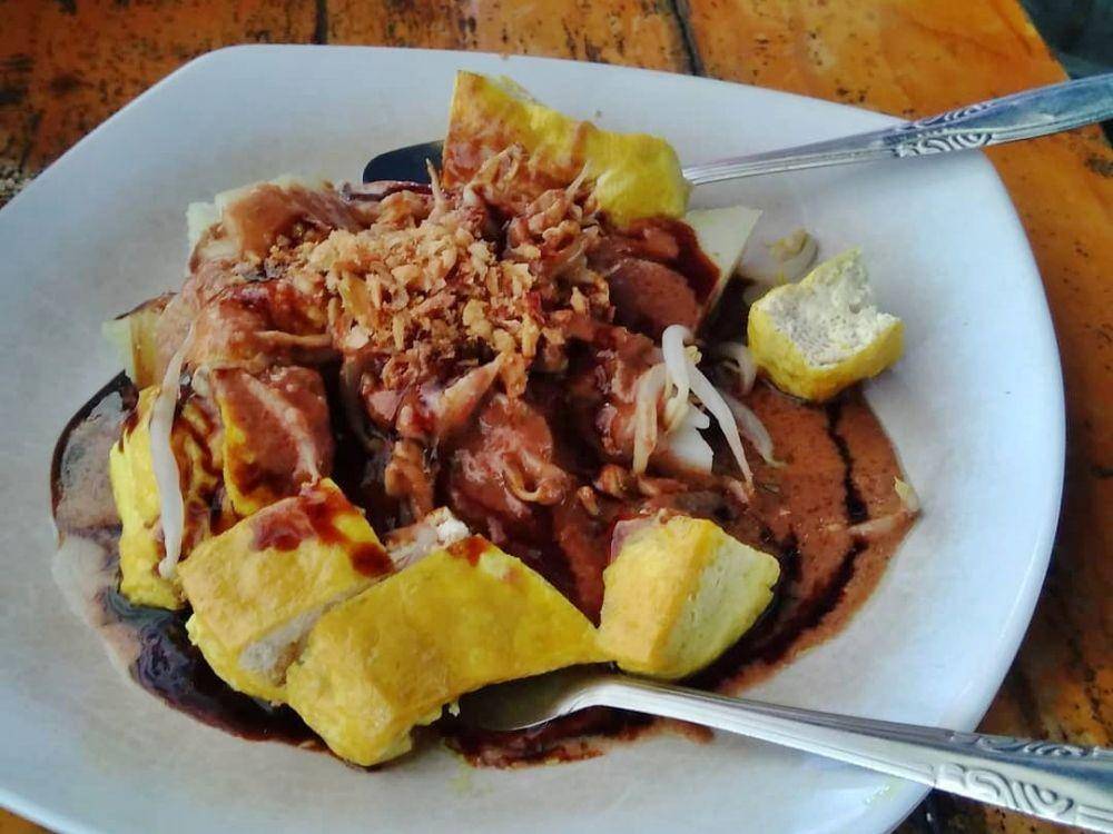 Kupat tahu Pasar Cihapit (instagram.com/edjumena)