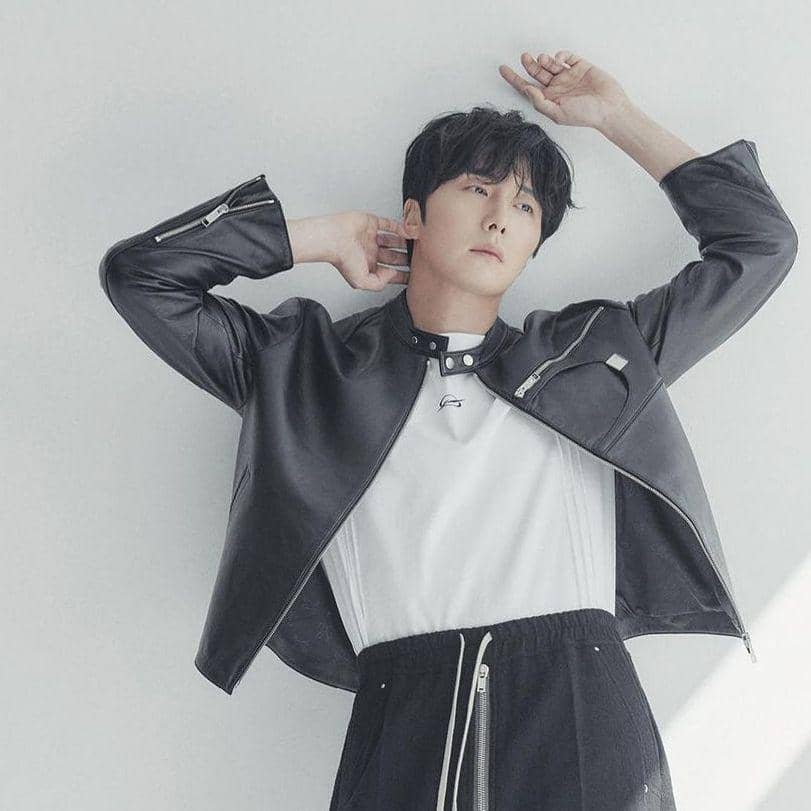 Jung Il Woo (instagram.com/jilwww)