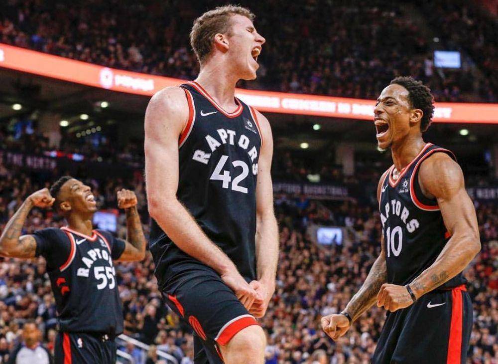 Jakob Poeltl saat bermain untuk Toronto Raptors. (instagram.com/jakob)