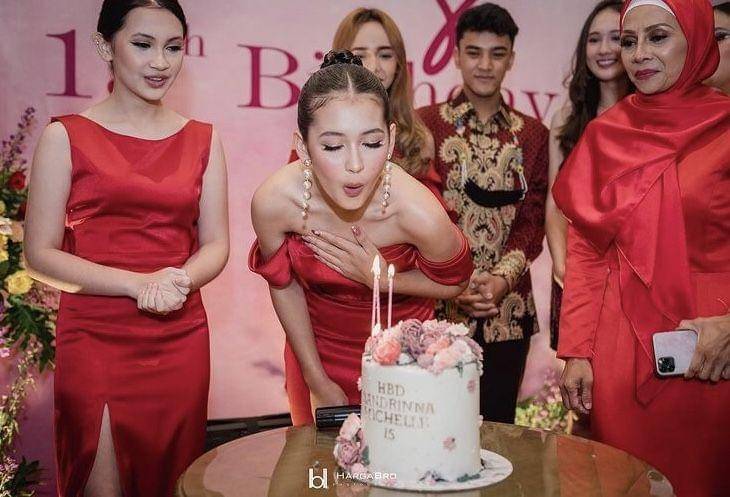 Sandrinna (Instagram.com/sandrinna_11)