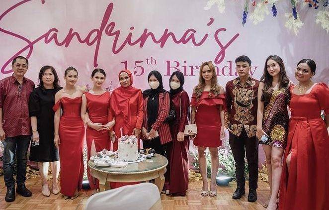 Sandrinna (Instagram.com/sandrinna_11)