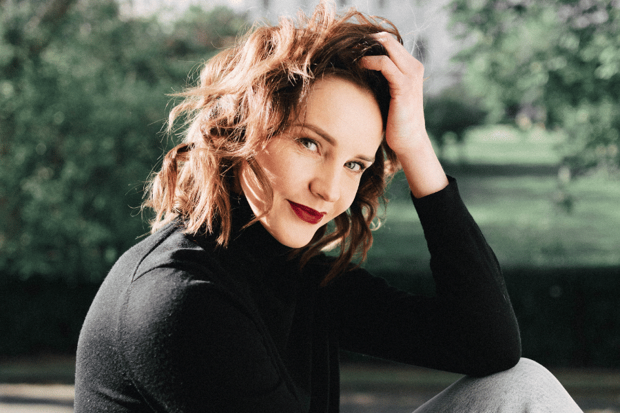 ilustrasi tersenyum (pexels.com/@olgalioncat)