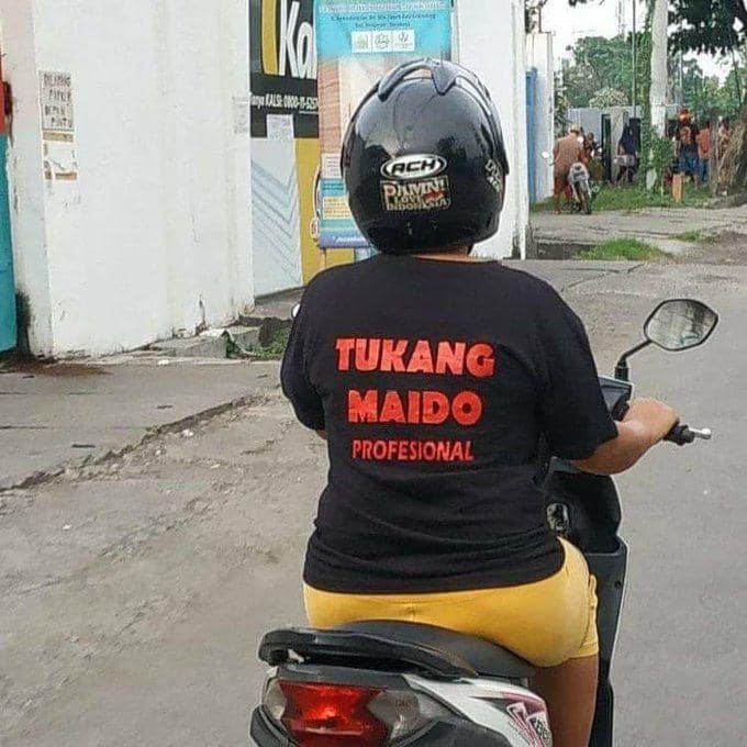 potret tulisan di baju yang kocak (twitter.com/jowoshitpost)