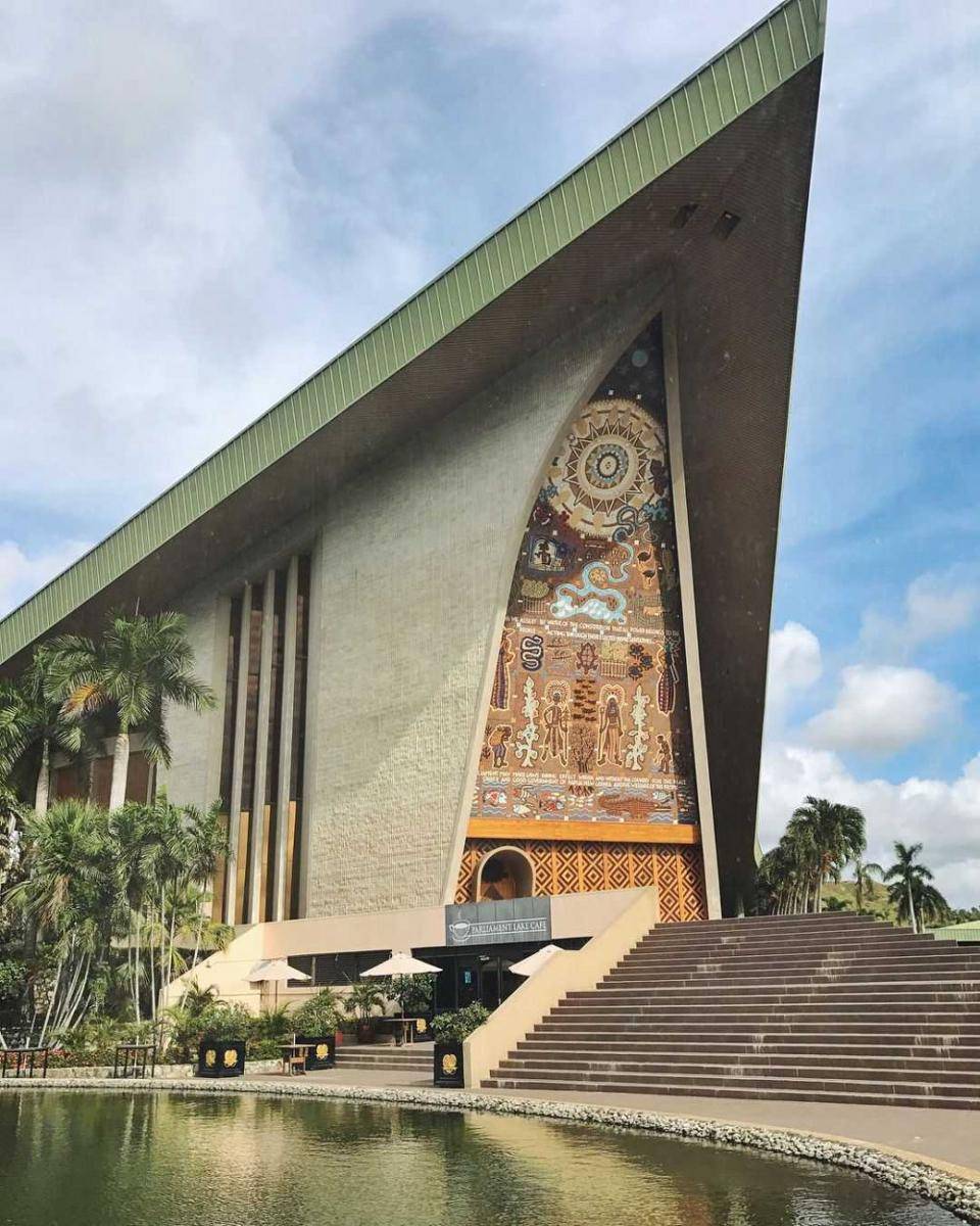 National Parliament House (instagram.com/ozozoz8)