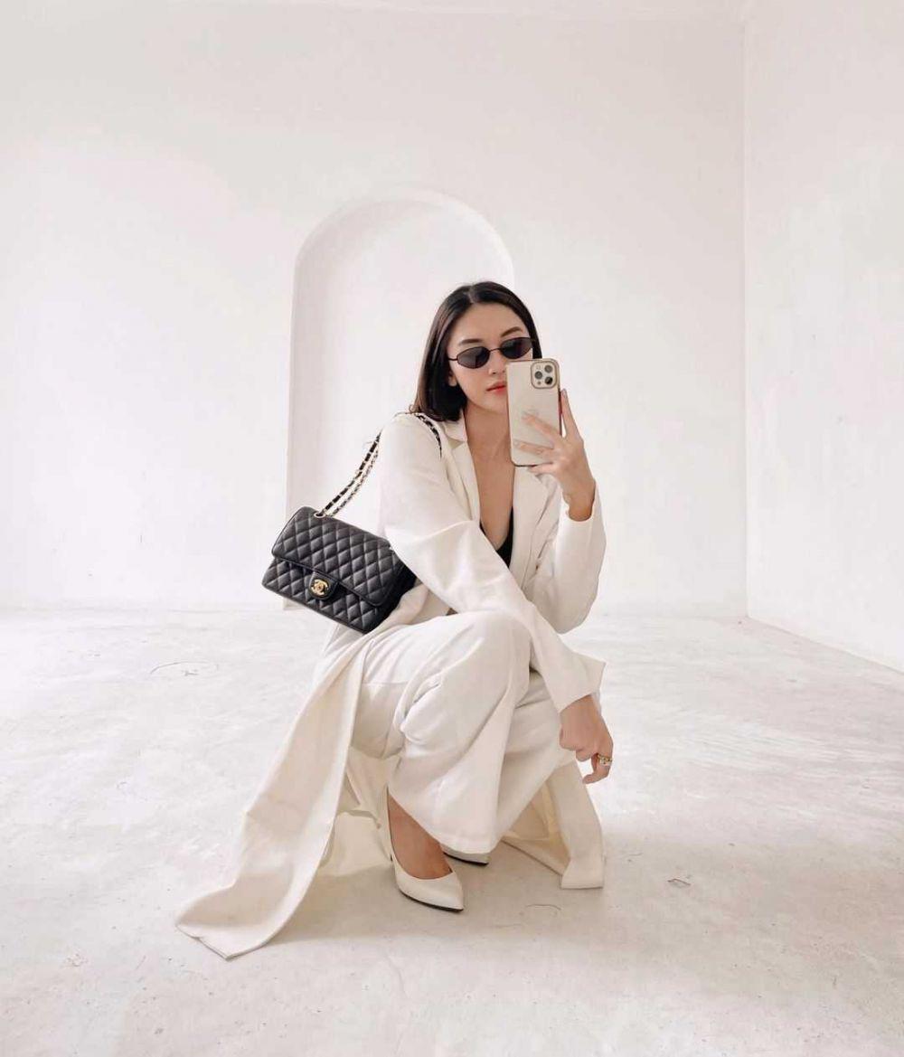 9 Inspirasi Mix and Match Outer ala Selebgram Dindra Nashriyah