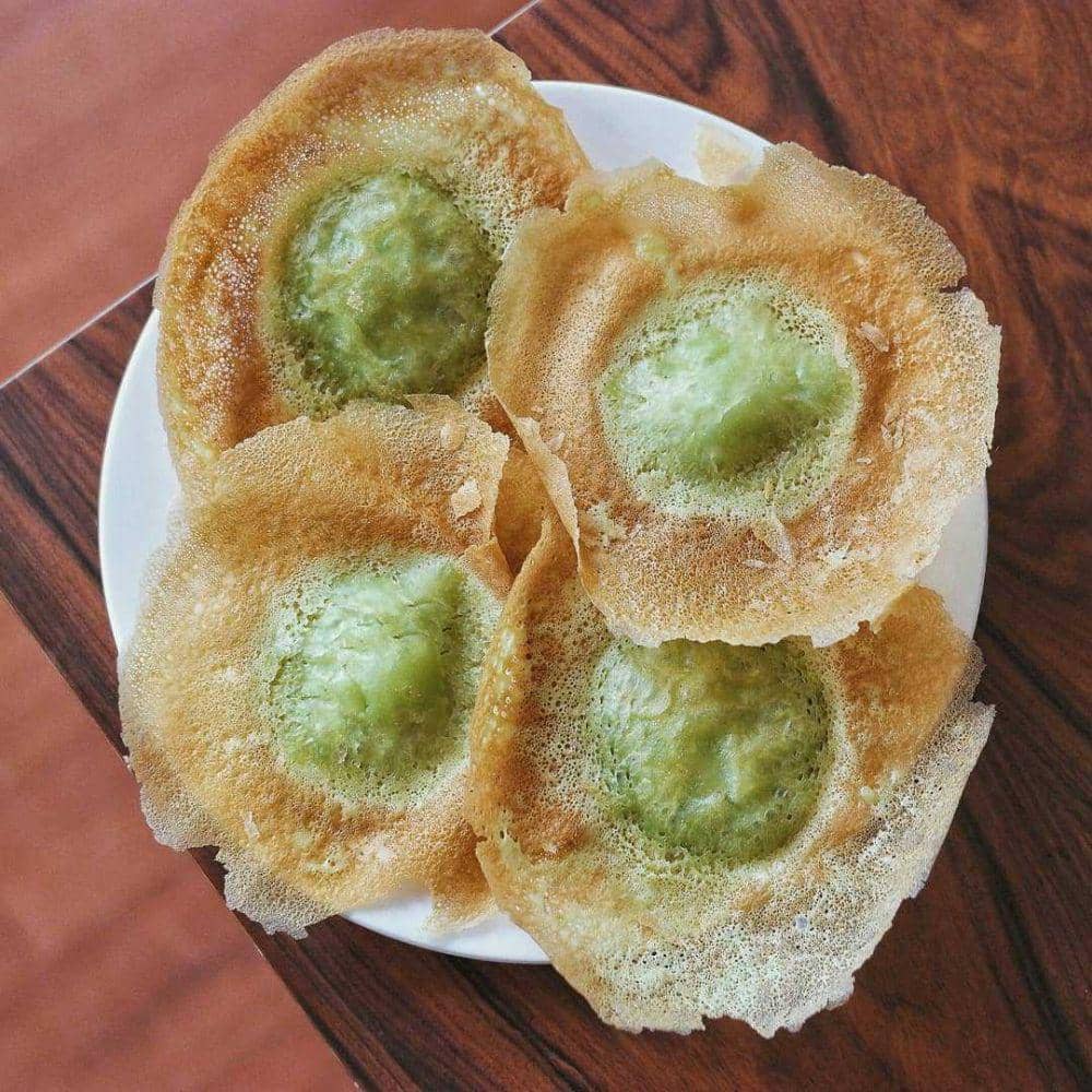 10 Kue Pipih Khas Indonesia yang Rasanya Nagih Banget, Gak cukup satu!