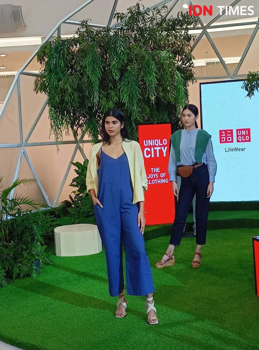 Koleksi LifeWear UNIQLO Spring/Summer 2022. Kamis, 13 Desember 2022. (IDN Times/M. Tarmizi Murdianto)