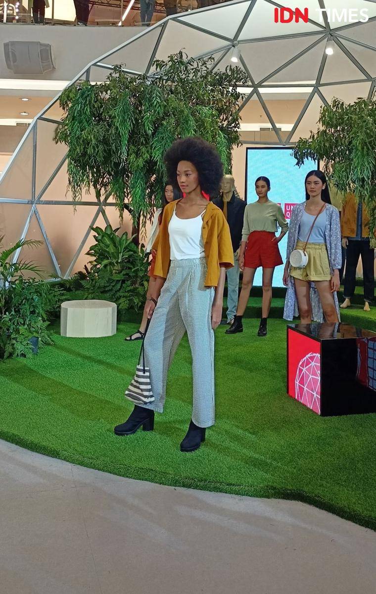 Koleksi LifeWear UNIQLO Spring/Summer 2022. Kamis, 13 Desember 2022. (IDN Times/M. Tarmizi Murdianto)