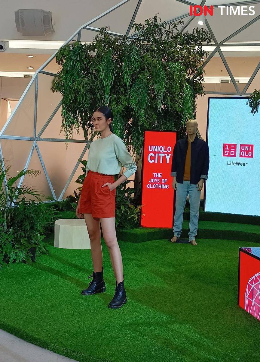 Koleksi LifeWear UNIQLO Spring/Summer 2022. Kamis, 13 Desember 2022. (IDN Times/M. Tarmizi Murdianto)