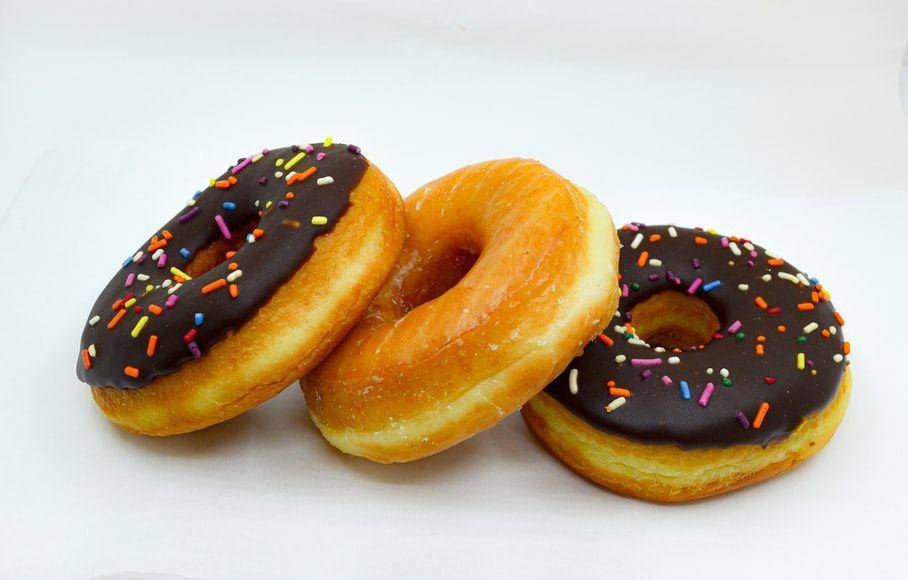 ilustrasi donat (unsplash.com/Z Graphica)