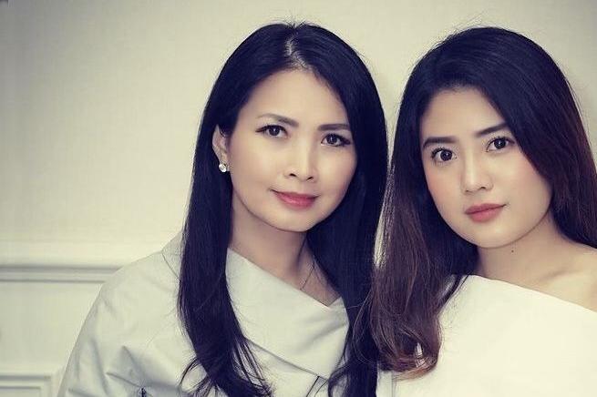 10 Potret Valencia Tanoe dan Mama Liliana, Bak Pinang Dibelah Dua