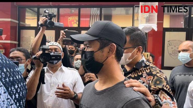 Ditangkap Polisi, Penendang Sesajen di Gunung Semeru Minta Maaf
