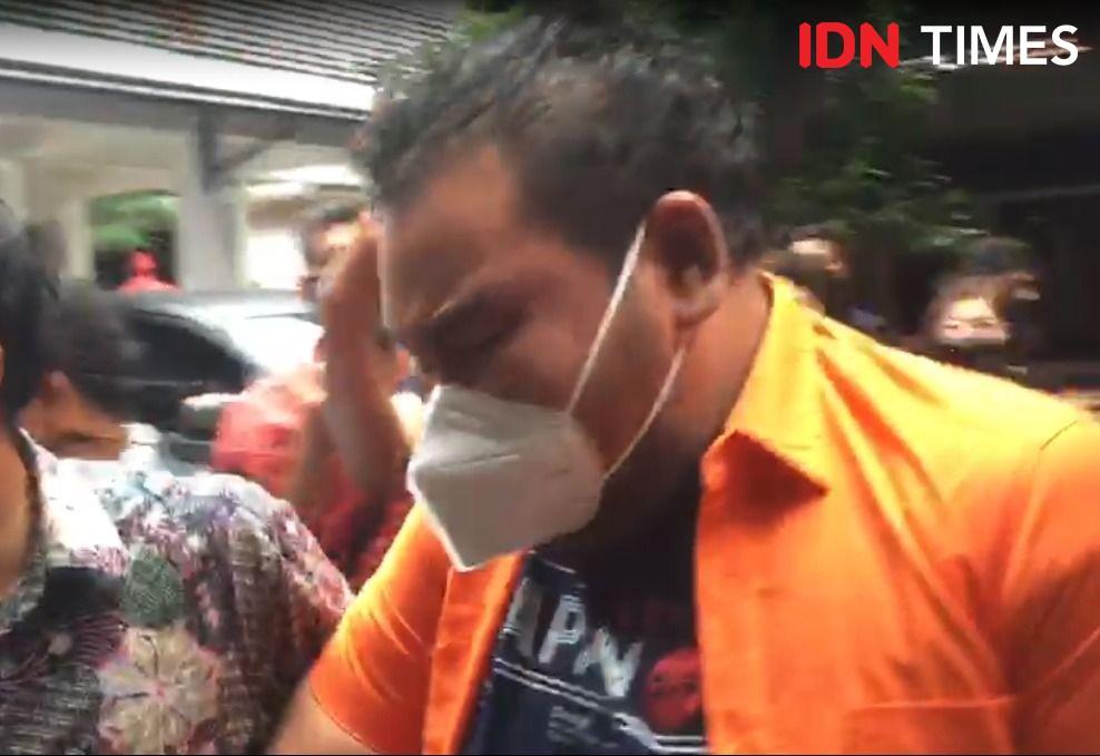 [BREAKING] Tangis Fico Fachriza Pecah di Depan Barang Bukti