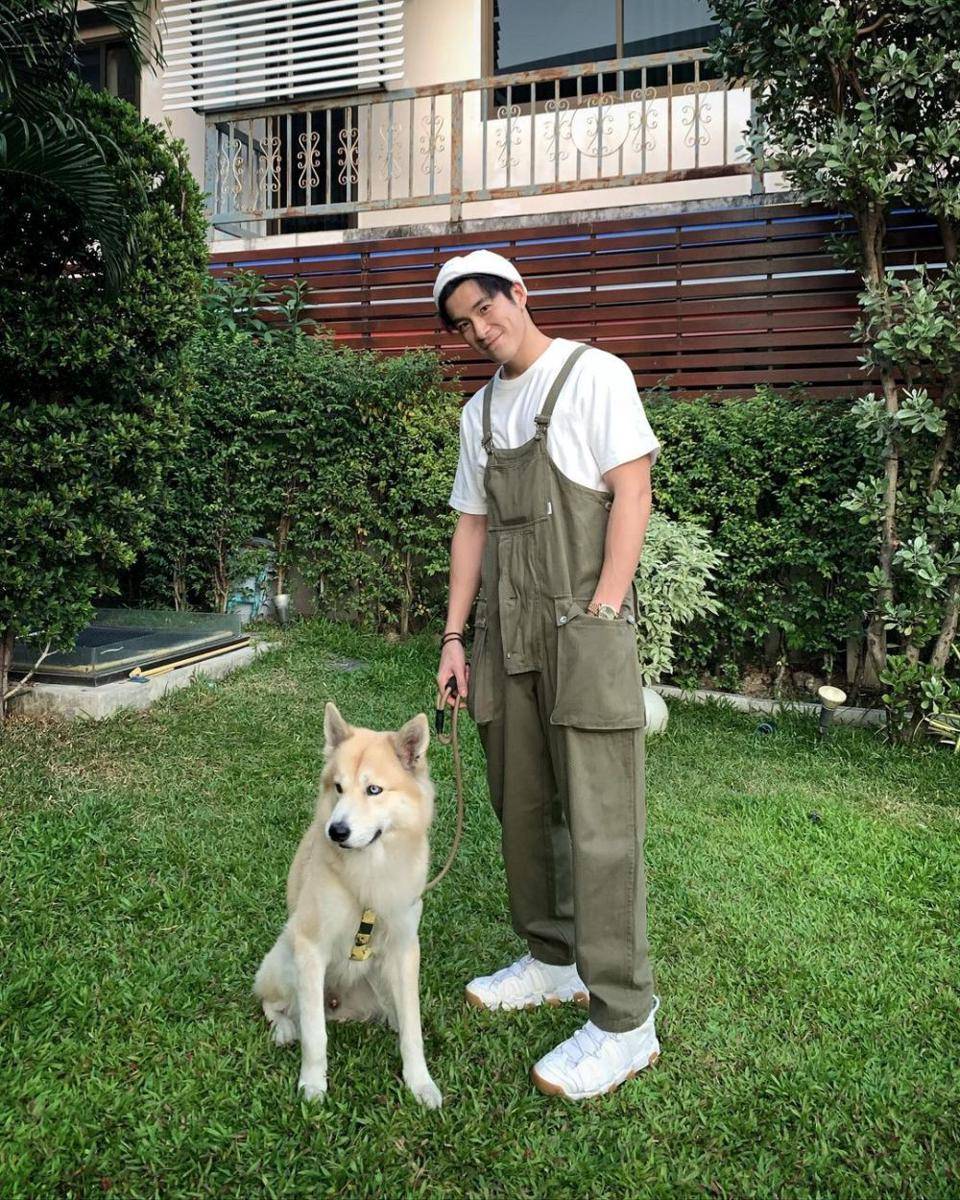 padu padan overall ala Alek Teeradetch (instagram.com/lekteeradetch)