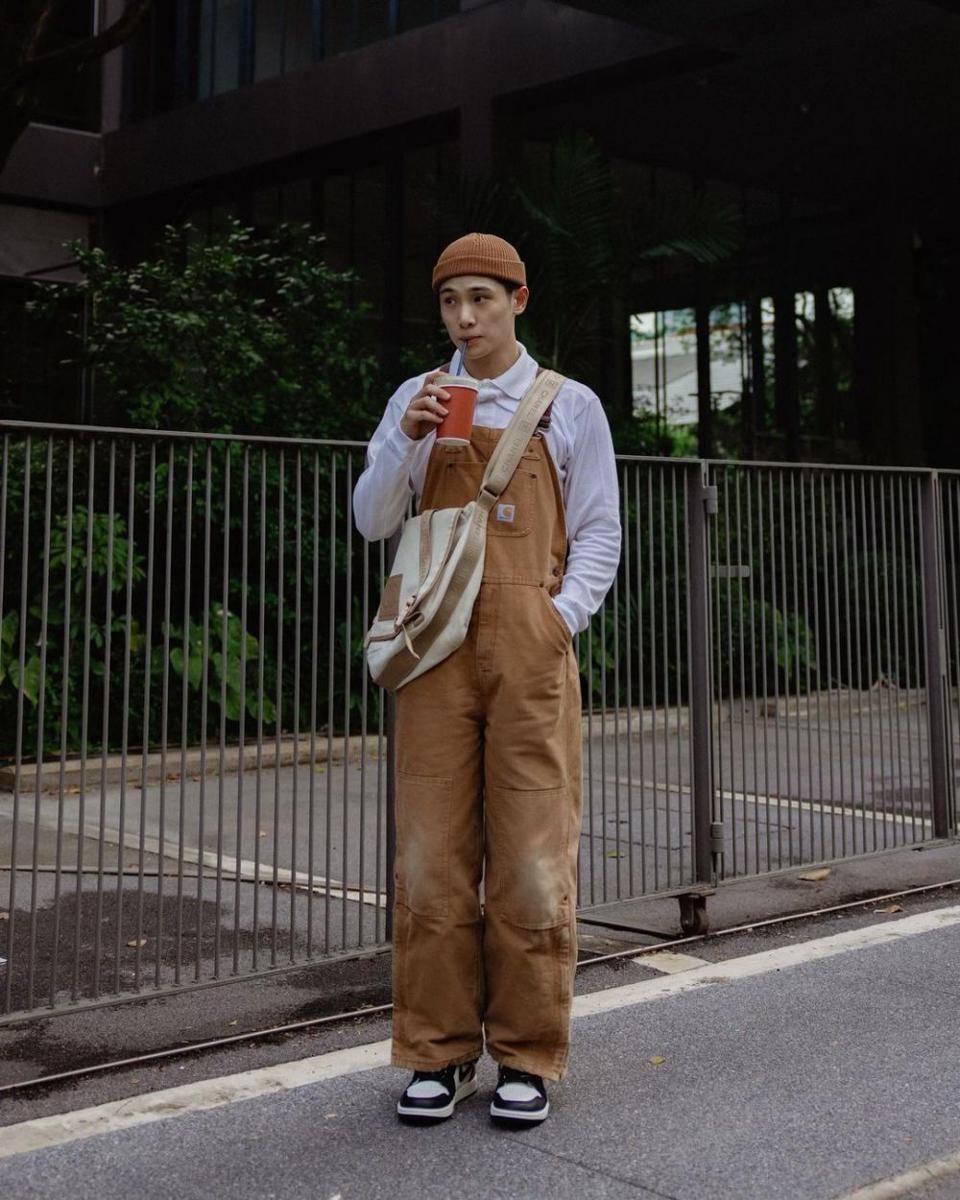 padu padan overall ala Junior Kornrawich (instagram.com/jr.joonior)