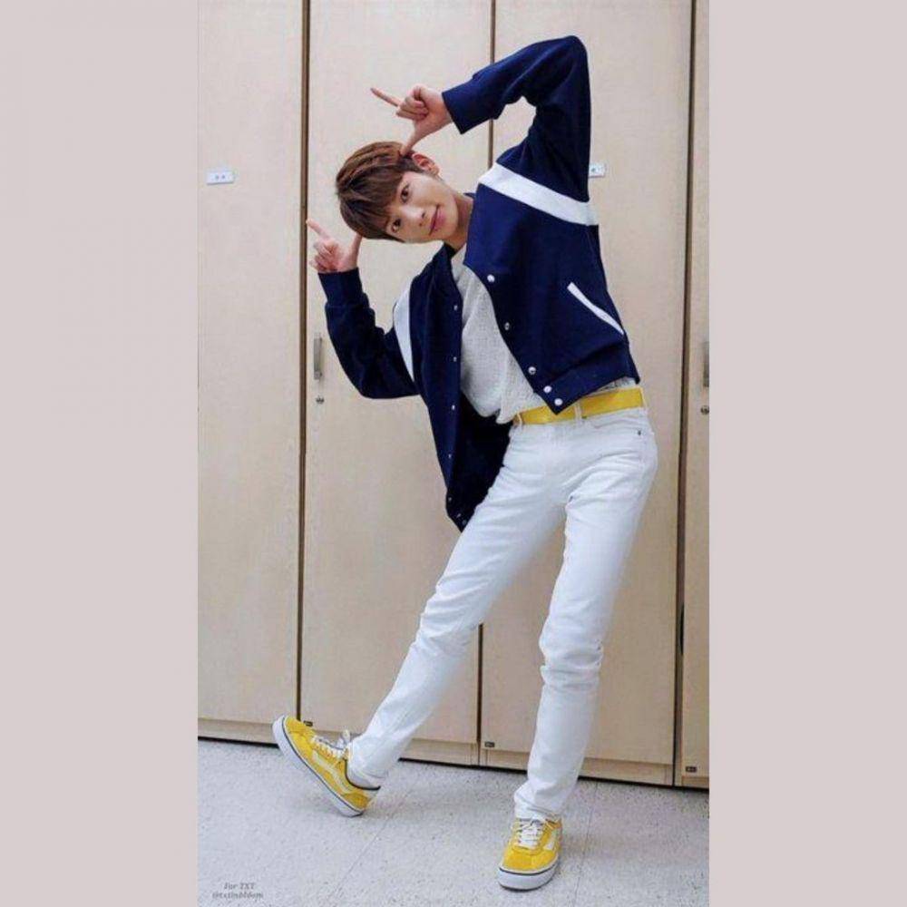 outer Taehyun TXT (instagram.com/txtoutfitstyle)