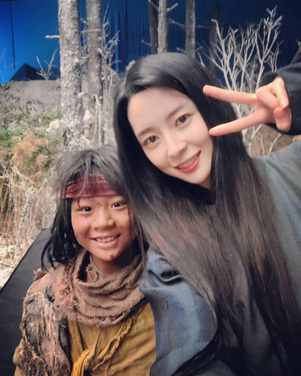 Lee Joo Won dan Kwon Na Ra di balik layar drama Bulgasal: Immortal Souls (instagram.com/@joowon2011)