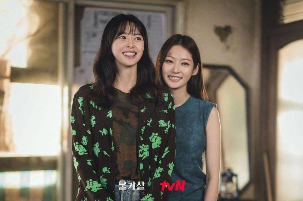 Kwon Na Ra dan Gong Seung Yeon di balik layar drama Bulgasal: Immortal Souls (instagram.com/@tvn_drama)