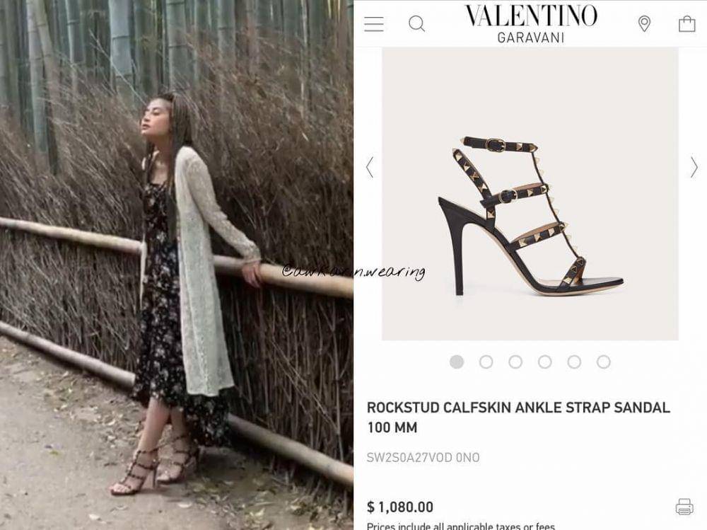 Awkarin memakai heels dari merk Valentino (instagram.com/awkarin.wearing)