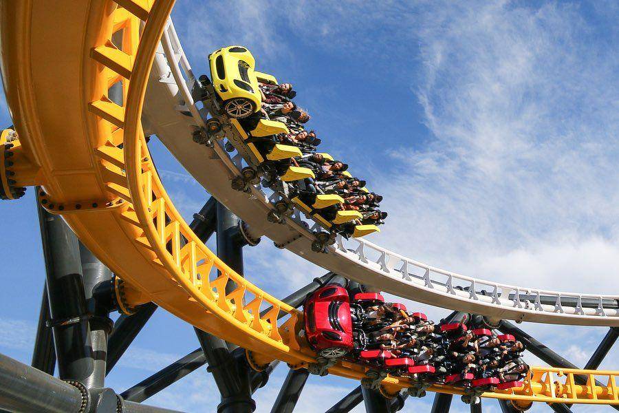 Six Flags Magic Mountain (instagram.com/sixflagsmagicmountain)