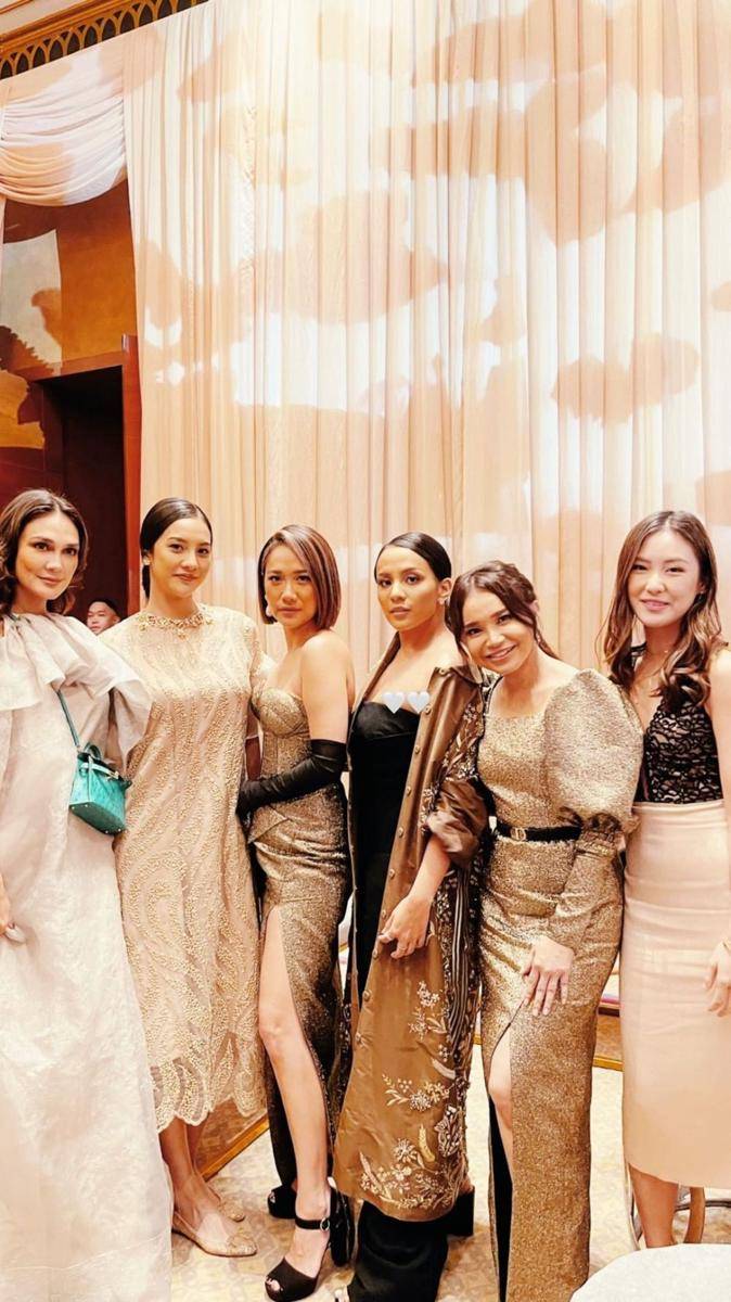 Gaya Artis di Pernikahan Vidi Aldiano dan Sheila Dara (instagram.com/angelpieters)