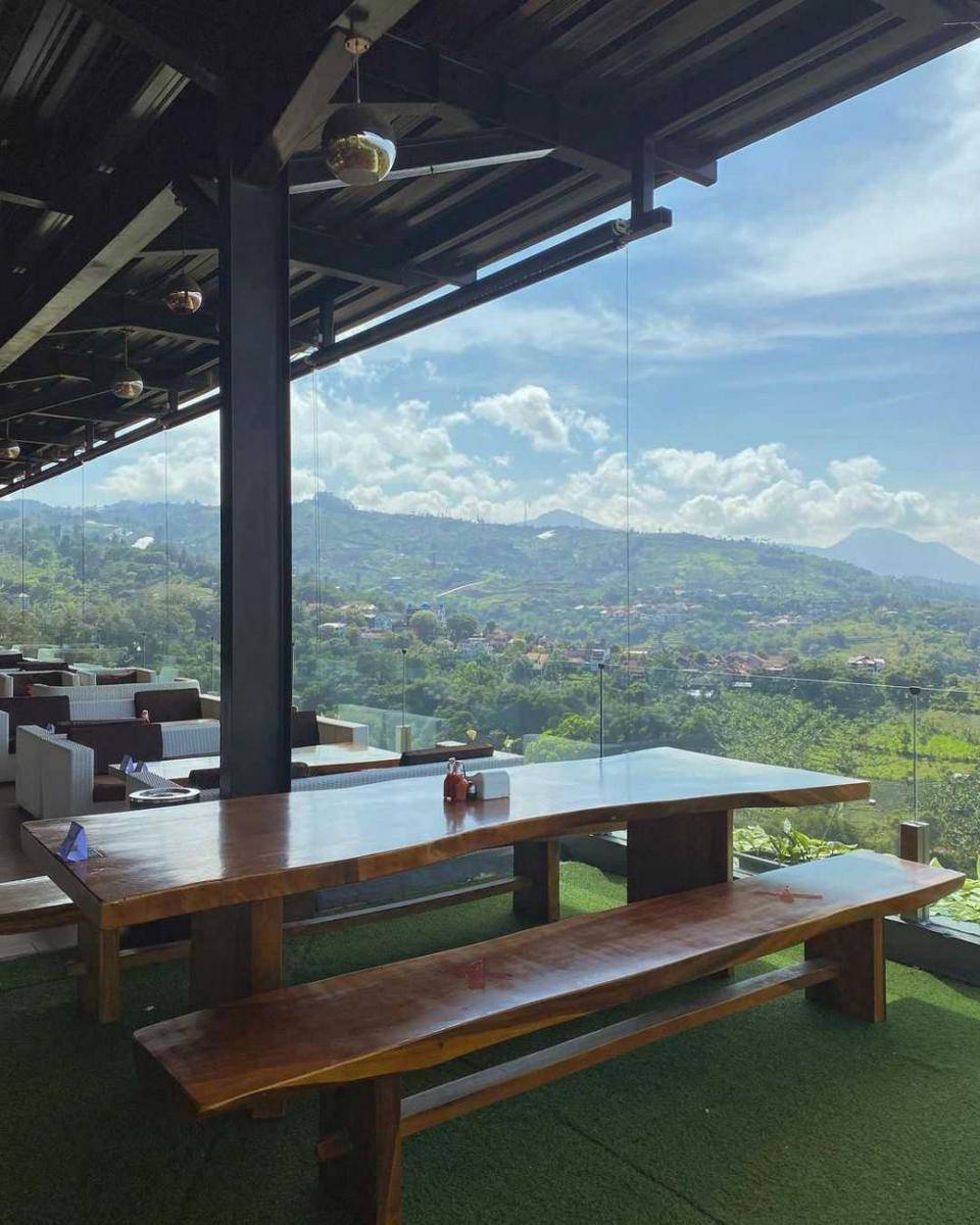 Skyline Bestview Resto (instagram.com/skylinebestviewresto)