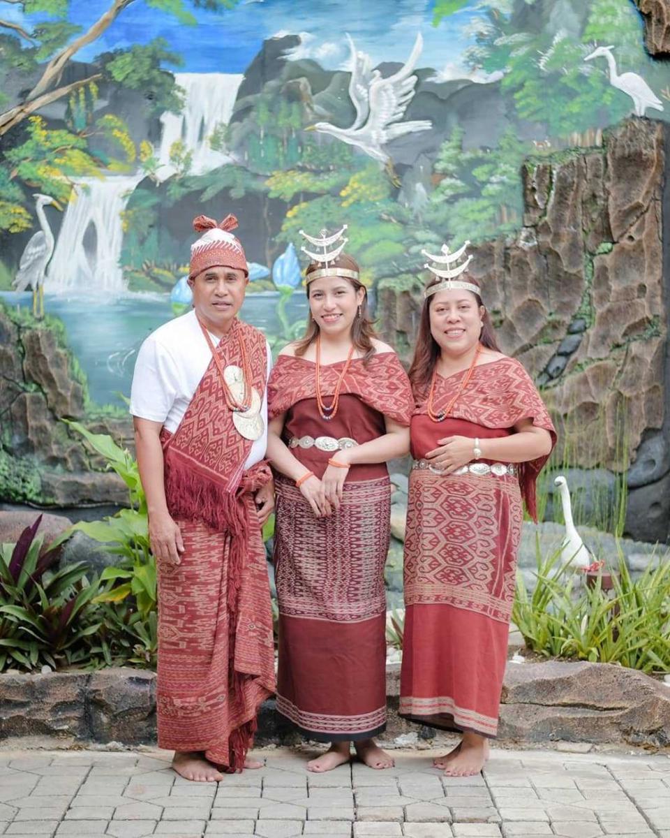 10 Kain Tradisional dari NTT yang Sangat Memukau