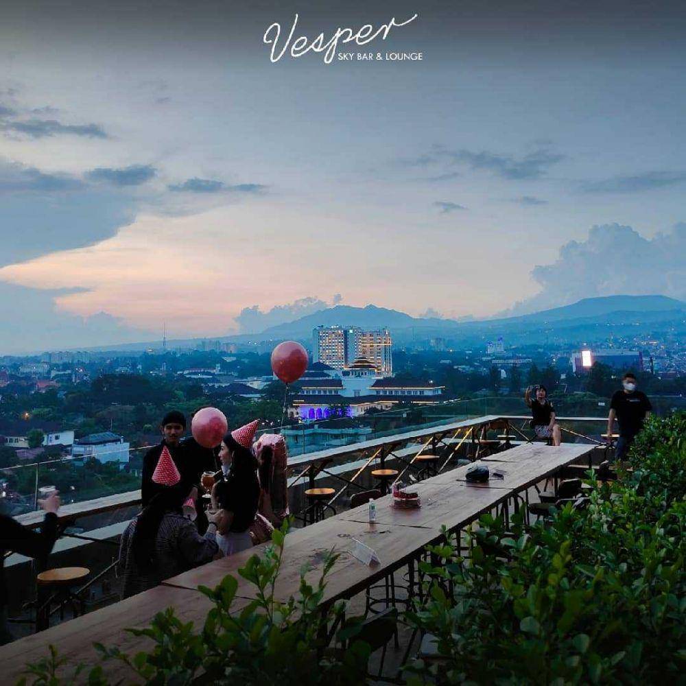 Vesper Sky Bar & Lounge (instagram.com/vesper_sky_bar)