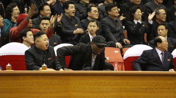 Pertemuan Kim Jong Un dengan mantan pemain NBA Dennis Rodman. (vice.com)