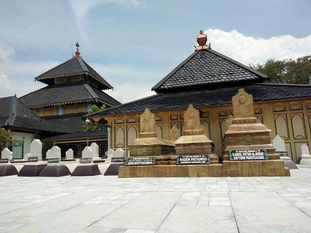 kompleks Masjid Agung Demak (instagram.com/journal_avrilladee)