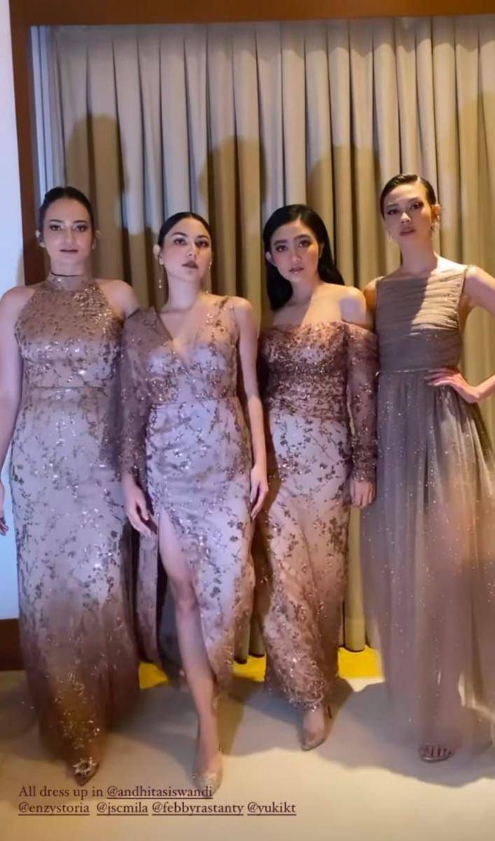 Gaya Artis di Pernikahan Vidi Aldiano dan Sheila Dara (instagram.com/astecat)