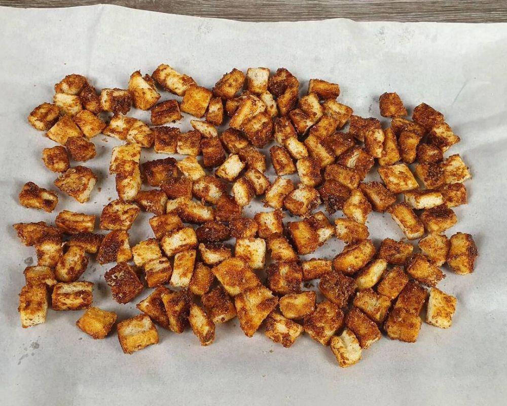 ilustrasi caramel bread popcorn di atas loyang (instagram.com/supertastyofficial)