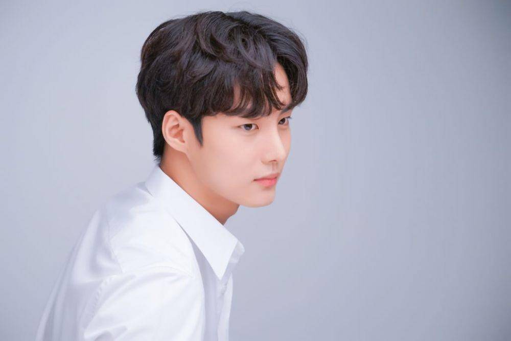 Choi Kyung Hoon (artistcompany.co.kr)