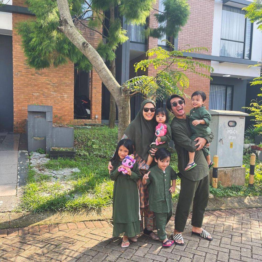 potret Herfiza Novianti dan anaknya (instagram.com/rickyharun)