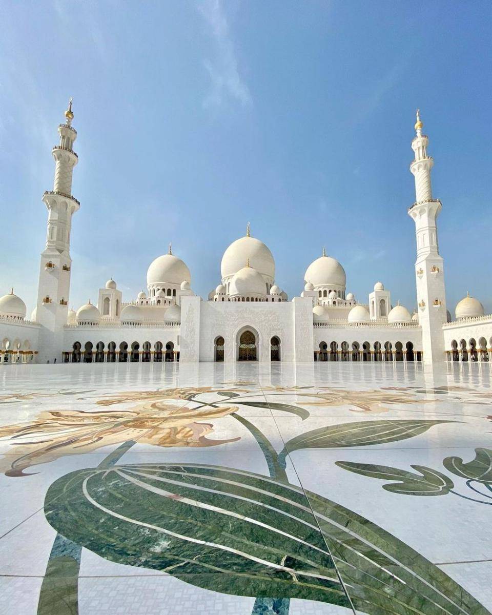 potret masjid agung sheikh zayed (instagram.com/jemattioli)