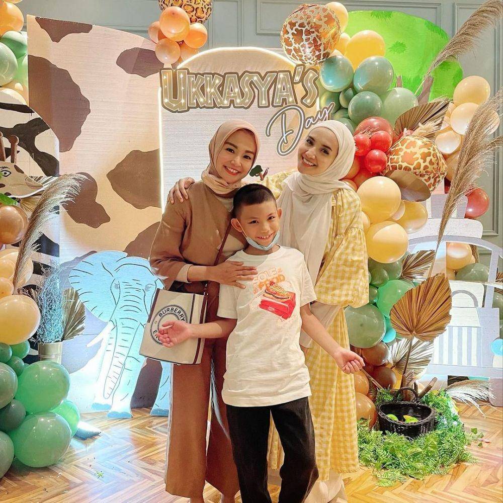 tamu artis di syukuran keluarga Zaskia Sungkar dan Irwansyah (instagram.com/sorayalarasat1)