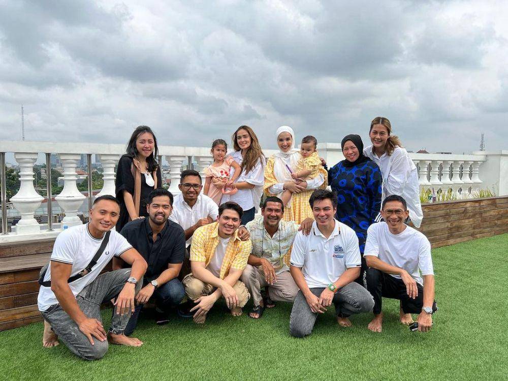 tamu artis di syukuran keluarga Zaskia Sungkar dan Irwansyah (instagram.com/irwansyah)