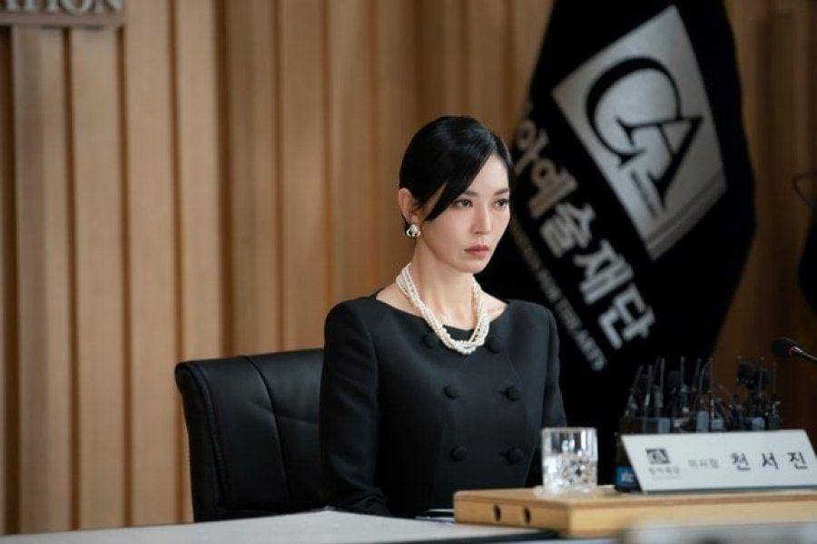 Kim So Yeon sebaga Cheon So Jin di Penthouse (dok. SBS/Penthouse)