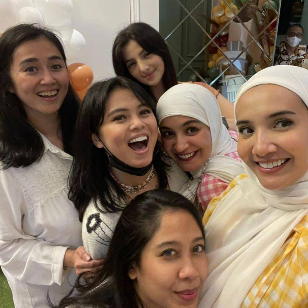 potret syukuran Zaskia Sungkar dan Irwansyah (instagram.com/zaskiasungkar15)